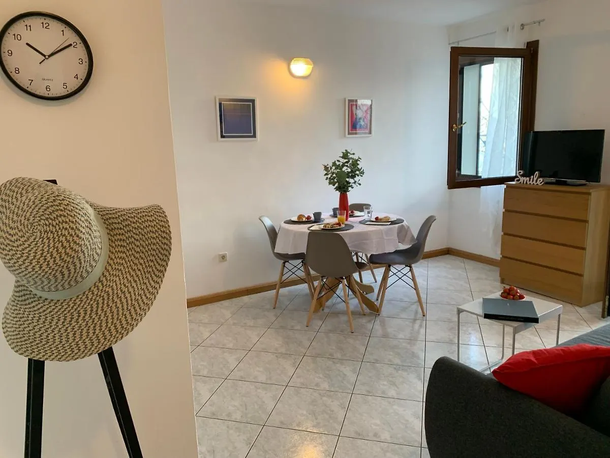 Apartments Near The Beach, With Terraces And Seaview At House B. Moscenicka Draga