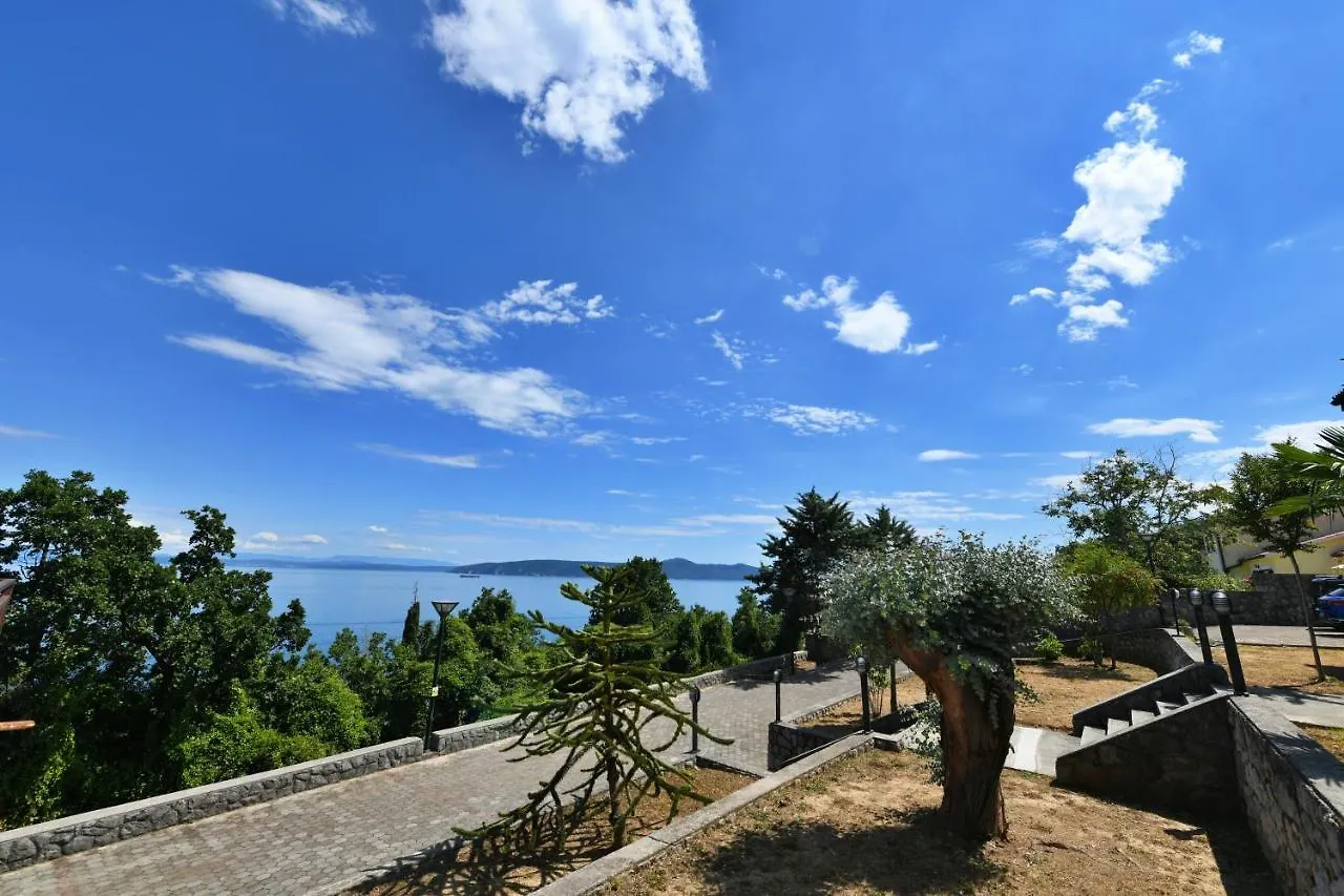 Apartments Near The Beach, With Terraces And Seaview At House B. Mošćenička Draga
