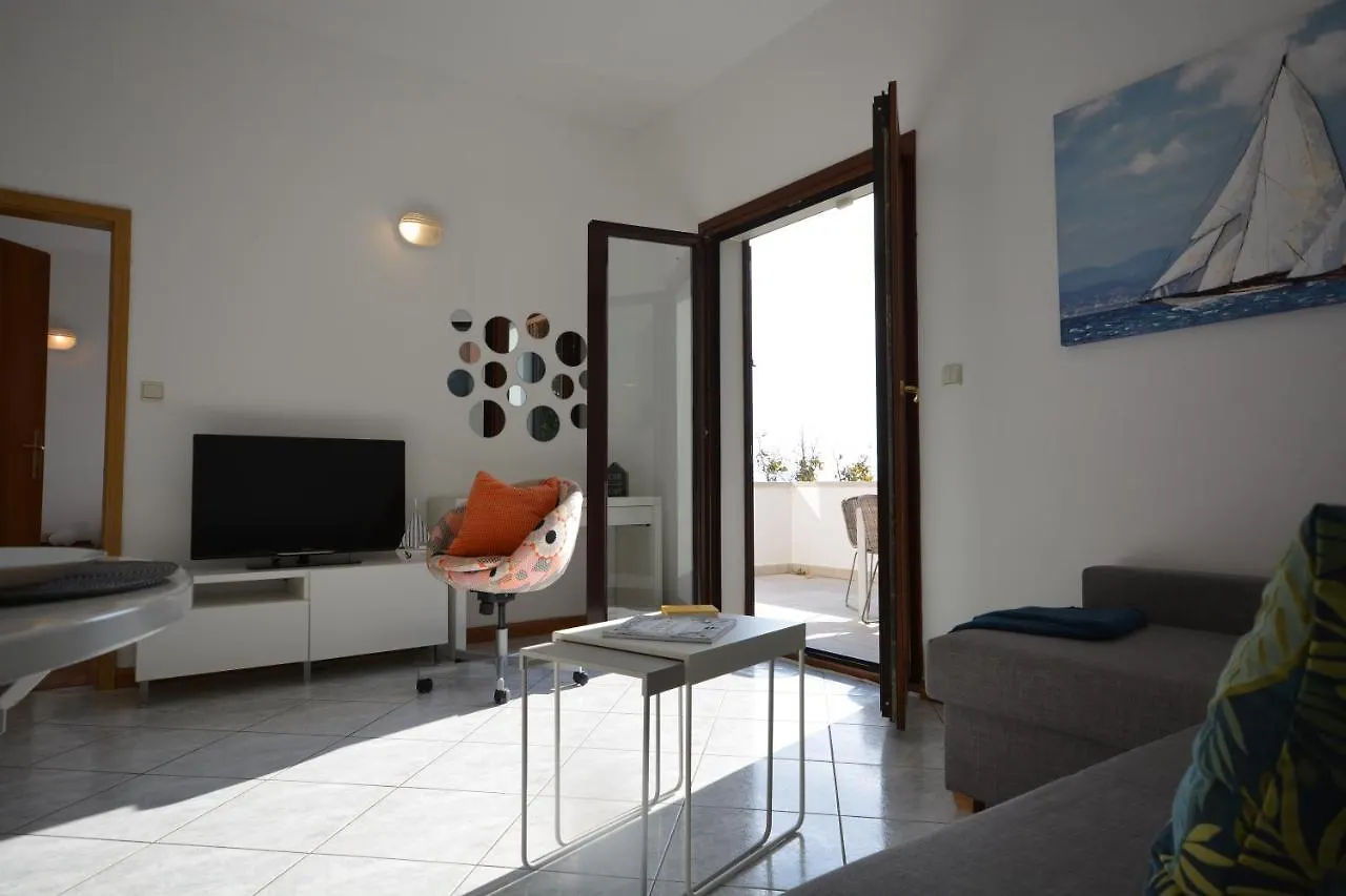 Apartments Near The Beach, With Terraces And Seaview At House B. Mošćenička Draga