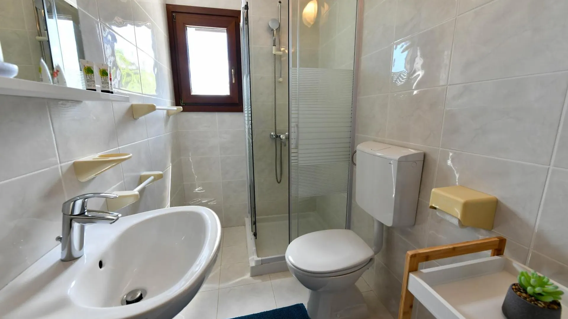 Apartments Near The Beach, With Terraces And Seaview At House B. Mošćenička Draga كرواتيا